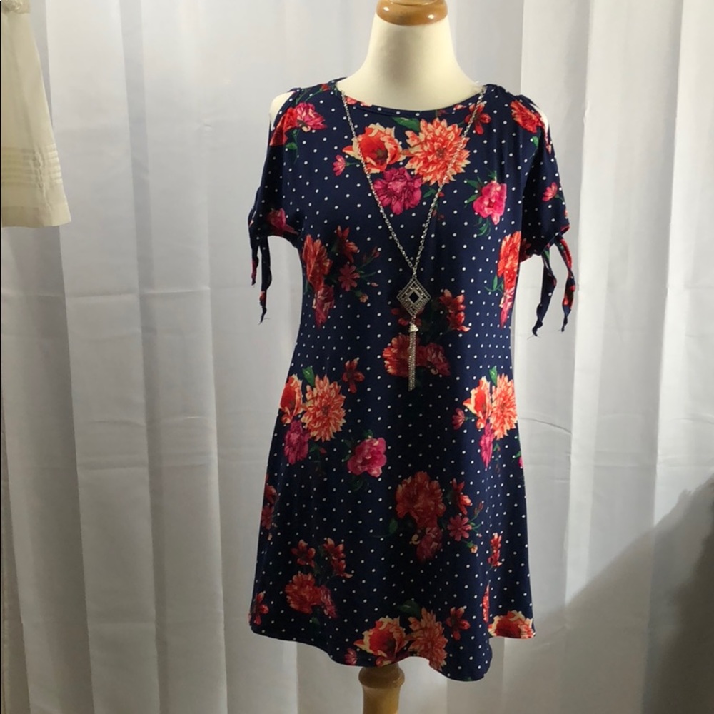 Navy polkadot dress jr XL NWT flowers
